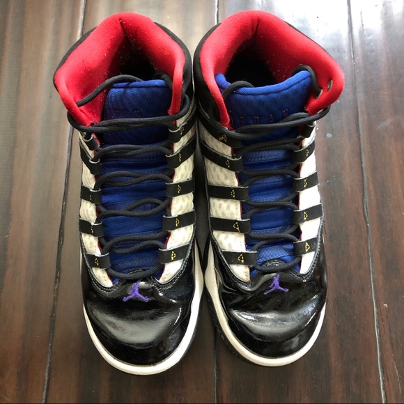 Nike Air Jordan Max Aura Basketball Shoes - Picture 4 of 16